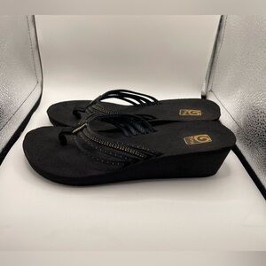 Teva Mush women’s black wedge sandals size 9